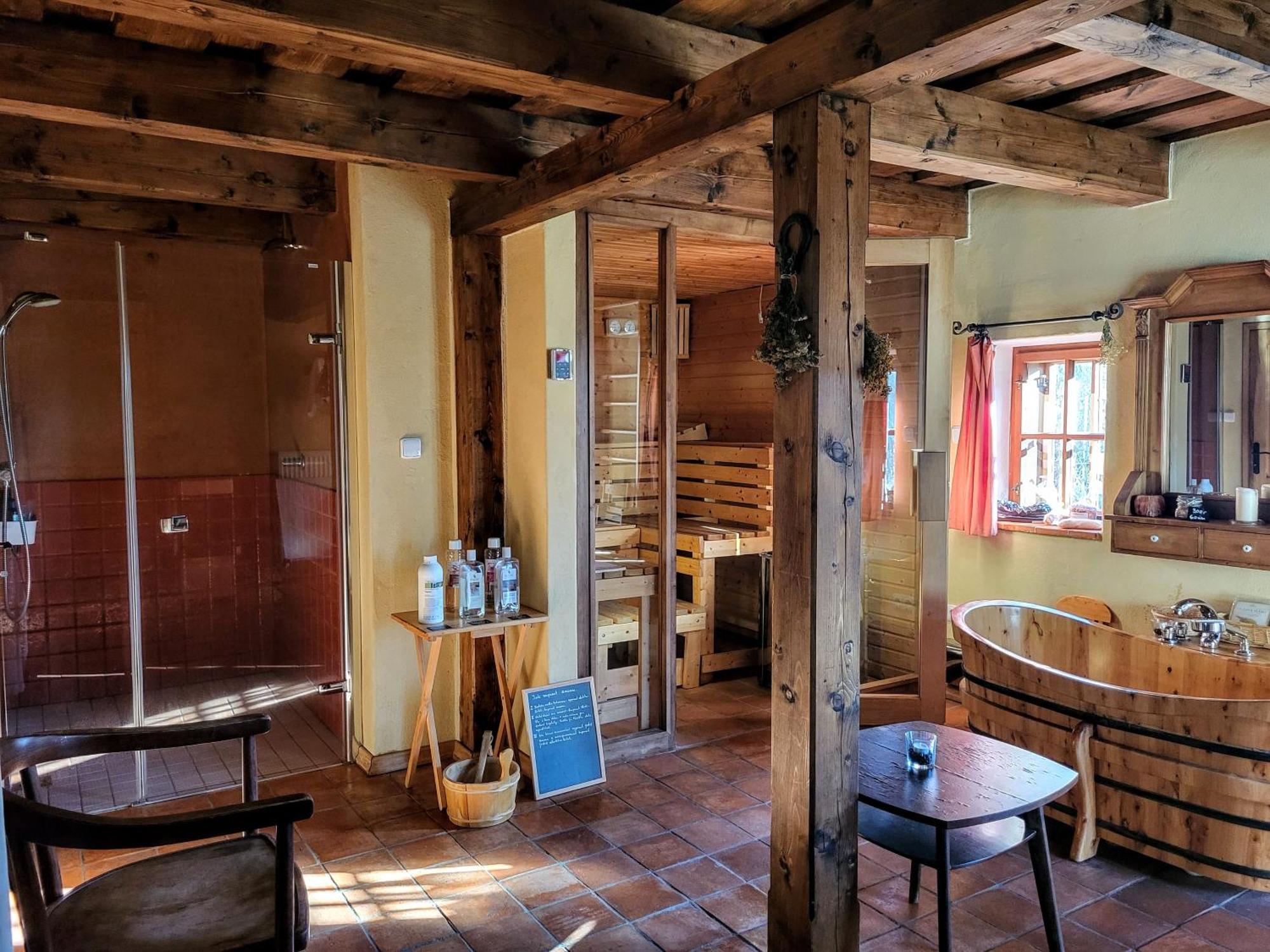 Apartmany Cerveny Dvur Chvalšiny Kültér fotó